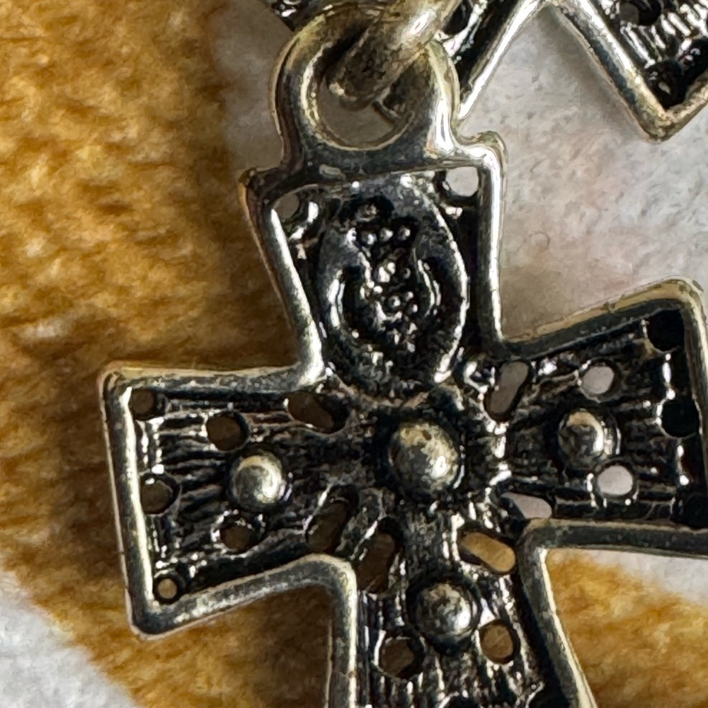 Avon Silver and Pink Rhinestones Cross Bracelet - Picture 5 of 6